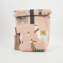 Lade das Bild in den Galerie-Viewer, Lunchbag mit Lamas in Rosa von All Kinds Of aus Österreich

