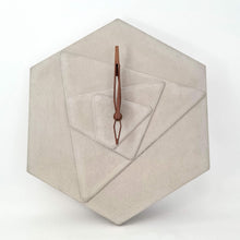 Lade das Bild in den Galerie-Viewer, Betonuhr Hexagon Nature von RK-Design aus Österreich
