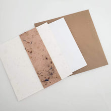 Lade das Bild in den Galerie-Viewer, Saatpapierkarte in weiß von Seedpap aus Österreich
